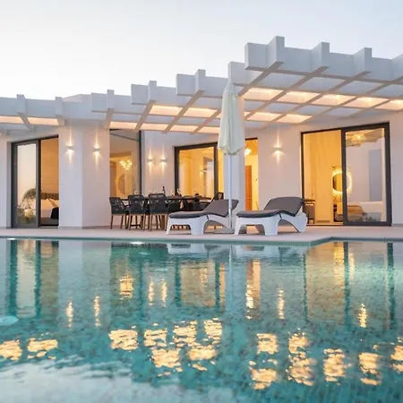Villa White Blossoms *